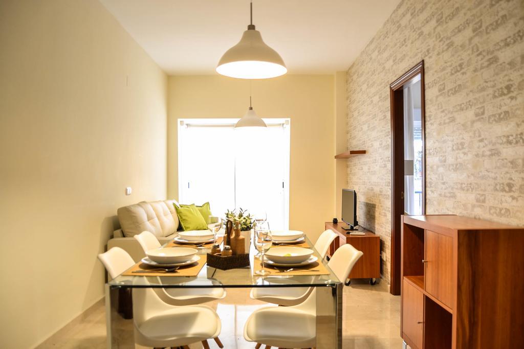 Apartamento Ulises Suite 2 Малага Екстериор снимка